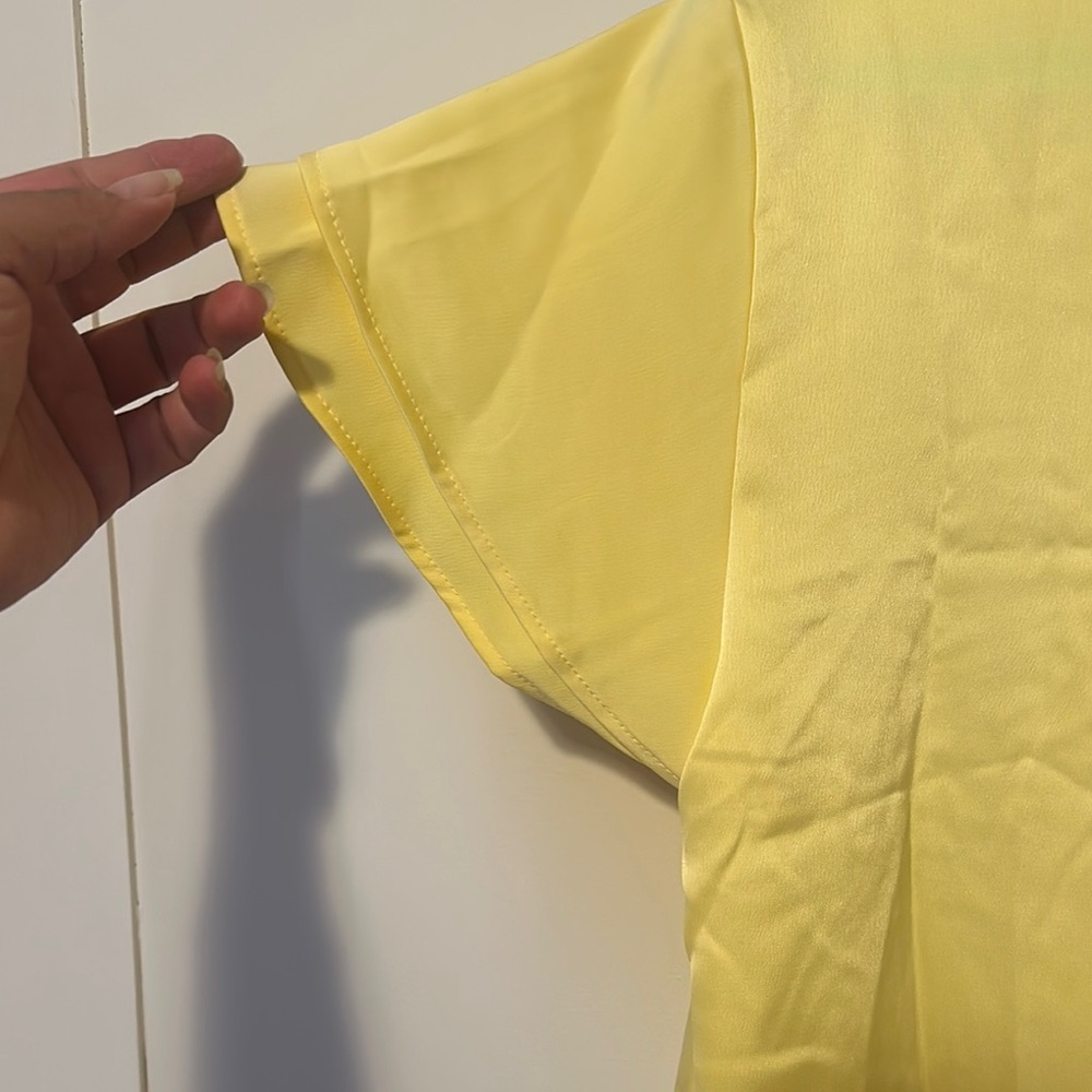 Candace Cameron Bure Yellow Ruffled Blouse - Picture 5 of 8